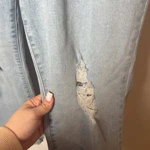 Denizen for Levi’s Women’s Mid-Rise Boyfriend Light Wash Distressed Jeans Sz 18 thumbnail 8
