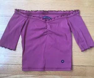 Abercrombie Off The Shoulder Top thumbnail 1