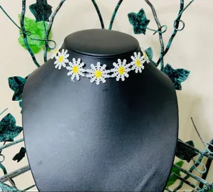 Daisy Chain Floral Choker Necklace New thumbnail 3