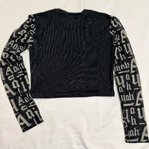 Aaliyah Mesh Long Sleeve Crop Top Black Graphic XS‎ (14-16) Y2K 90s Streetwear thumbnail 3