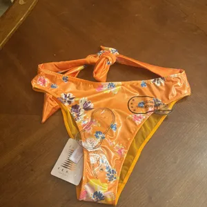 Savage Fenty Bikini By Rihana Bottom Multi Colored Floral Swimsuit Size M~ NWT thumbnail 7
