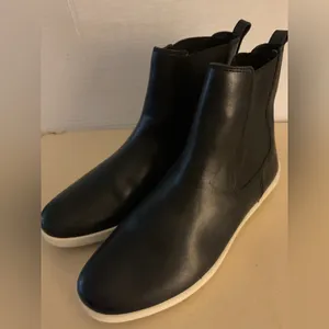 Frye women Black Leather Chelsea Booties with White Sole size 10 thumbnail 6