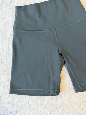 Lululemon Align High-Rise Short 6" *Grey Sage - Size 4 (Buttery Soft Nulu) thumbnail 2