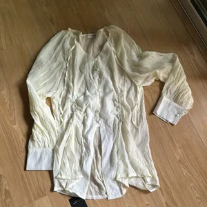 Storets Grace Sheer Top thumbnail 1