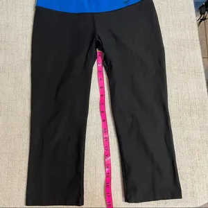 Nike Women’s Capri Leggings thumbnail 11