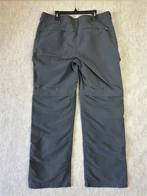 The North Face Women’s 14 Reg Convertible Hiking Pants Gray Zip Off Nylon thumbnail 3