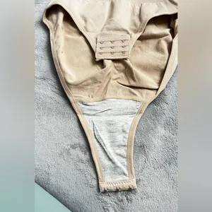 Hey shape NWOT Beige Shapewear Bodysuit MEDIUM Tan thumbnail 2