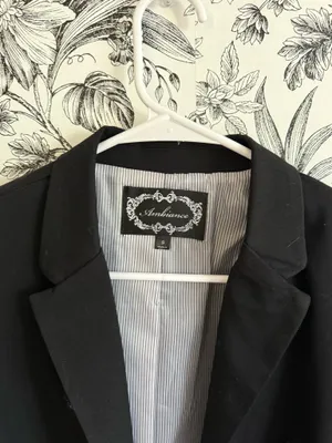 Black blazer thumbnail 3