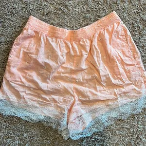 Victoria’s Secret Cotton Blend Lace Detail Sleep Shorts Size Medium thumbnail 1