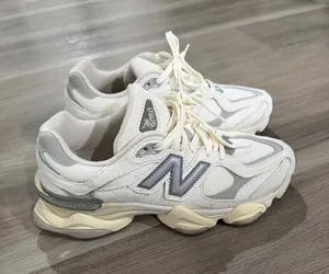 9060 New Balance Sneakers Women’s thumbnail 1