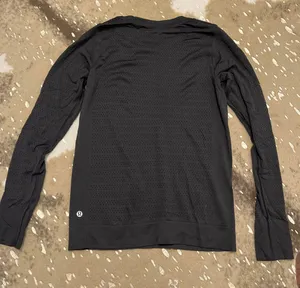 Lululemon Top thumbnail 2
