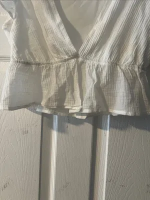 Blue Blush White V-Neck Peplum Flutter Sleeve Blouse thumbnail 2