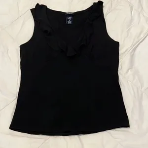 Gap size small black sleeveless ruffle neck knit top GUC thumbnail 2