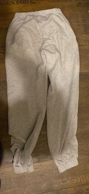 Gray Brandy Melville Sweatpants thumbnail 4