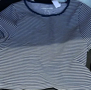 Revolve Striped workout tee thumbnail 2