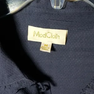 ModCloth button down collared ruffle cuffed Medium thumbnail 4
