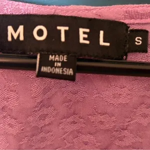 Motel Rocks Purple Textured Floral Jacquard Cinched Crop Top Size S thumbnail 3