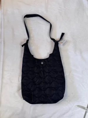 Lululemon Quilted Pleasures Shoulder Bag – Black – NWT thumbnail 4