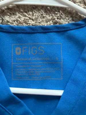 FIGS Catarina Top thumbnail 3