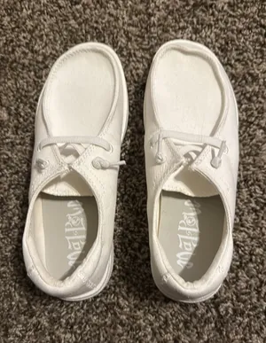 Love & Love women's shoes thumbnail 1