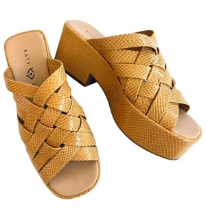 EUC Katy Perry Busy Bee Platform Criss Cross Strap Sandals Tan Snakeakin Size 9 thumbnail 1