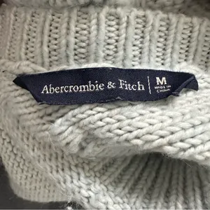 Abercrombie & Fitch Women’s Powder Blue V-Neck Faux Wrap Sweater Size Medium thumbnail 7