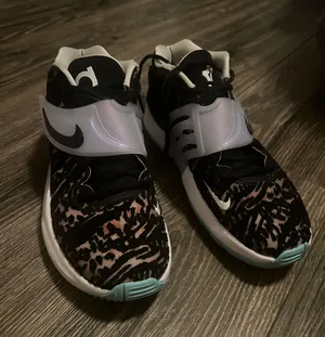 Nike Men’s Basketball Shoes thumbnail 1