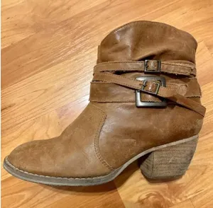 Mia‎ Outlaw Brown Booties thumbnail 1