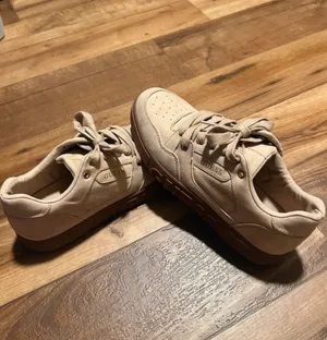Women’s Shoes Guess 8.5 thumbnail 4