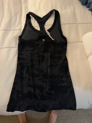 Size 4 Lululemon Tank Top dark Camo thumbnail 4