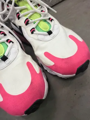 Nike Air Max 270 React Hyper Pink Womens Size 7.5 thumbnail 6