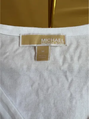 Michael Kors White V-Neck Short Sleeve Top Size M with Textured Sleeves thumbnail 4
