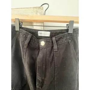 Zara TRF Straight Black Cargo Pants Women's Size 0 Y2K Revival Utility‎ Fashion thumbnail 6