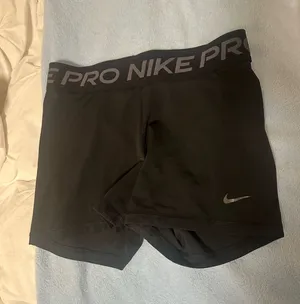 Nike Pros Black thumbnail 1