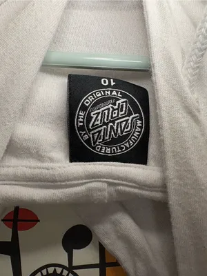 Santa Cruz Women’s White Graphic Lightweight Hoodie Size 10 thumbnail 4