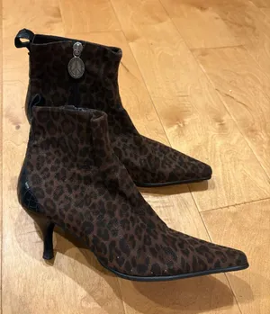 Donald J. Pliner Lola leopard-print ankle boots booties pointed tow sz 7.5 brown thumbnail 1