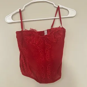 URBAN OUTFITTERS red corset top SOLD OUT IN STORE thumbnail 2