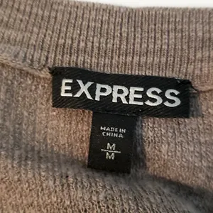 Express tan cutoutlightweight sweater thumbnail 10