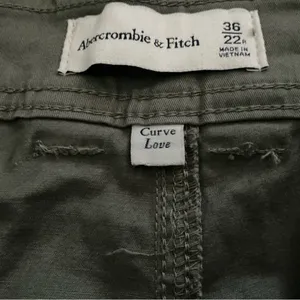 Abercrombie & fitch curve love relaxed fit cargo pants high rise sz 36/22 thumbnail 13