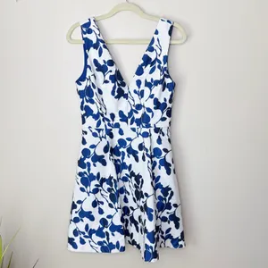 Betsey Johnson Floral Jacquard Dress Size 8 White Blue Metallic Flower‎ Print thumbnail 3