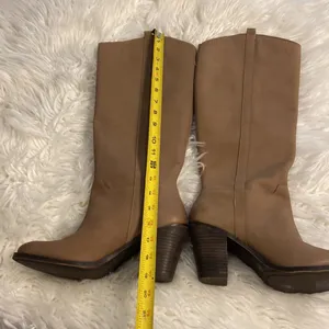 Lucky 🍀 Brand Knee Boots size 8M with heels 3” excellent condition BNWOT thumbnail 11