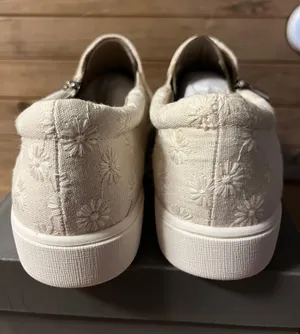 Style & Co NeW with Box . Women's Moira Zip Sneakers white size 8 thumbnail 2