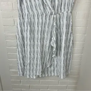 Calvin Klein White & Black Striped Drape Twist Front Dress Size 12 thumbnail 6