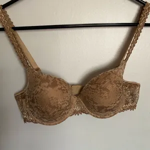 Women’s Padded Chantelle Bra thumbnail 1