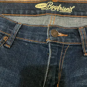 Old navy Boyfriend Jean size 4 thumbnail 2