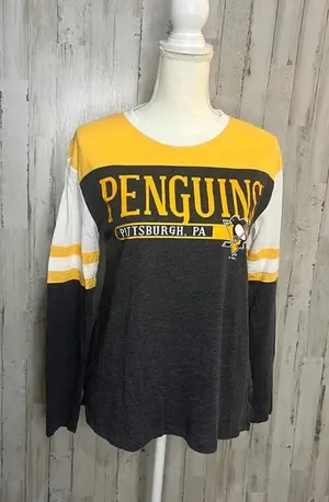 NWT Pittsburgh Penguins Women's Black Long Sleeve Graphic Hockey Shirt Medium‎ thumbnail 1