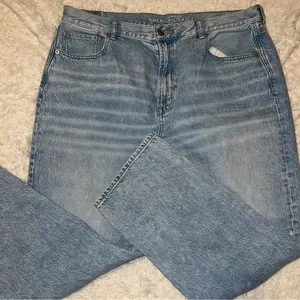 American Eagle Mom Jean Size 18 Light Wash Denim with Distressing thumbnail 1