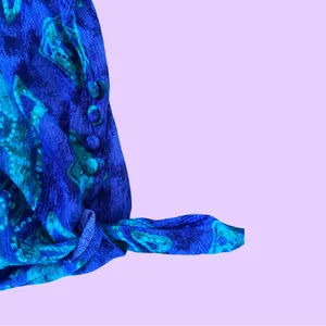 Vintage 90s Blue Patterned Cropped Top 🔥 Size 10 thumbnail 3