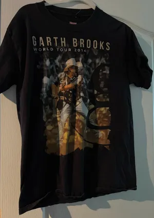 Hanes Garth Brooks World Tour 2014 Black Graphic Tee thumbnail 1