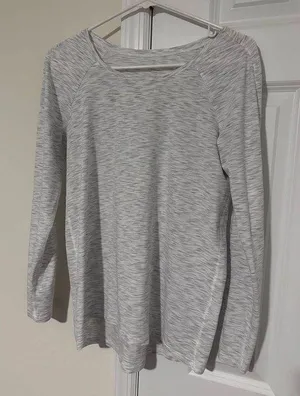 LULULEMON LONG SLEEVE thumbnail 1